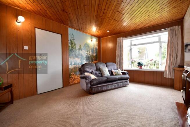 lounge 2 .JPG
