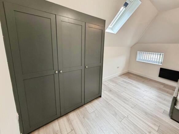 1 bed Apartment to rent Image 9