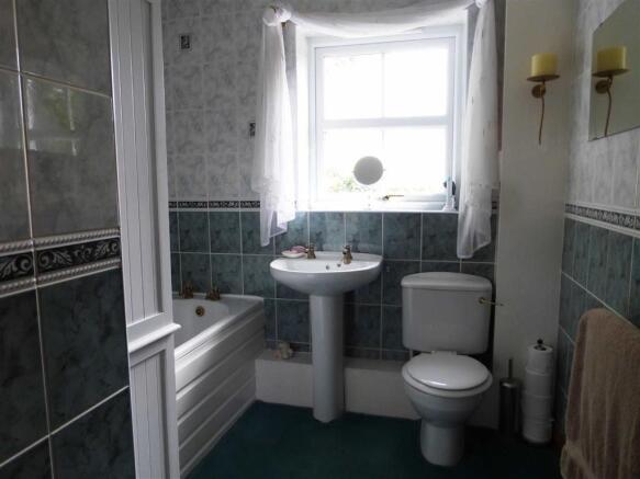 Family Bathroom:
