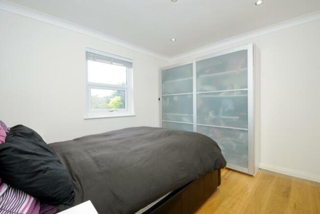 Hyacinth Close, Hampton, TW12 - View 3