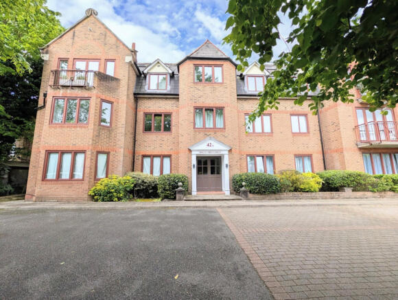 1 Bed Flat with Balcony