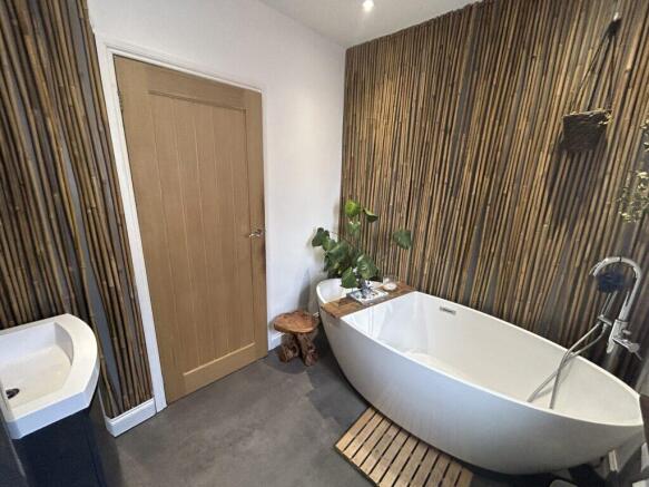2 bed Semi-Detached Bungalow for sale Image 12