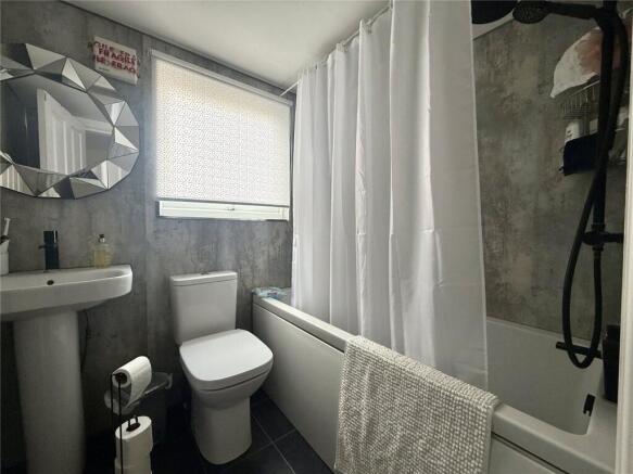 2 bed Apartment for sale Image 10