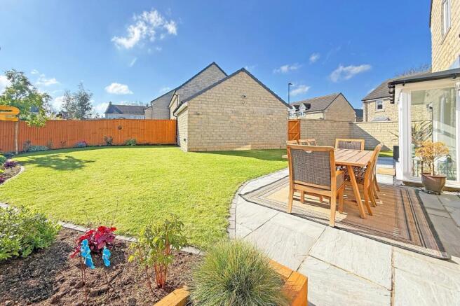 4 bed Detached for sale Image 5