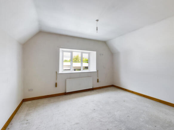 3 bed Semi-Detached to rent Image 9