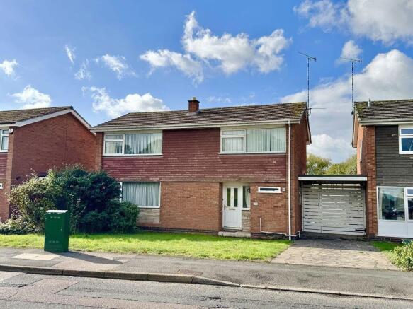 3-bed detached on Valley Road, Leicester, Leicestershire, LE11 3PY, £280,000