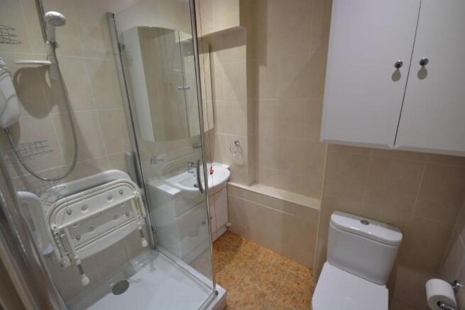 SHOWER ROOM