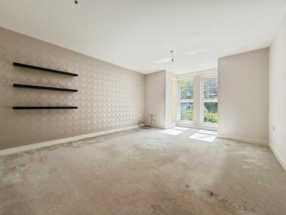 5 bed Semi-Detached for sale Image 6