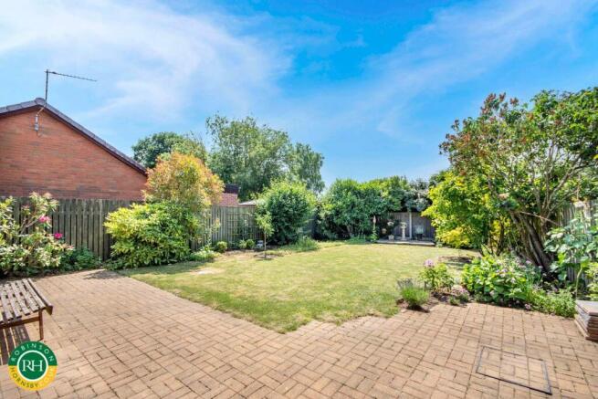 Patio / Gardens