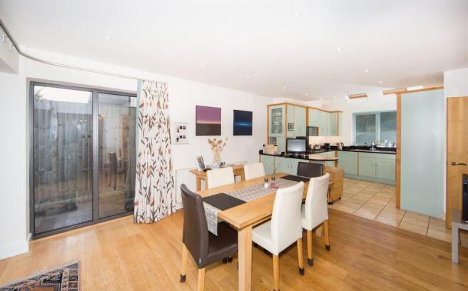 Kitchen/Dining...