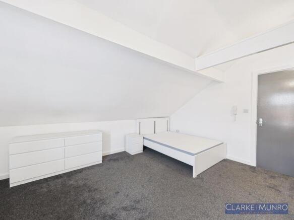 6 bed House Share to rent Image 7
