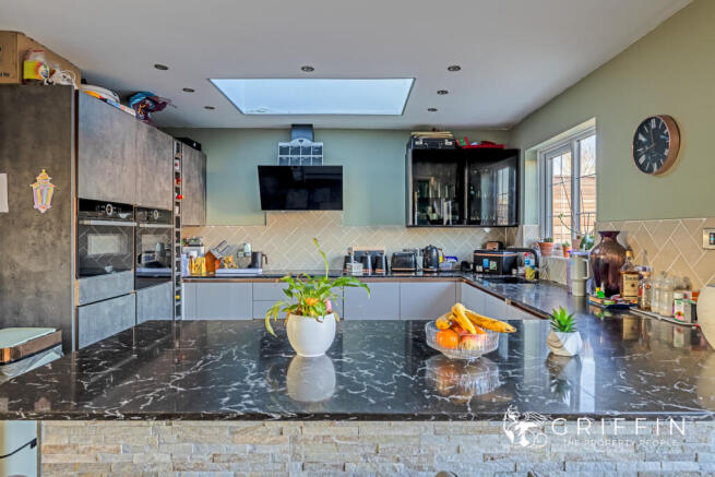 Lounge, Kitchen & Dining 5