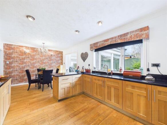 Kitchen / Dining