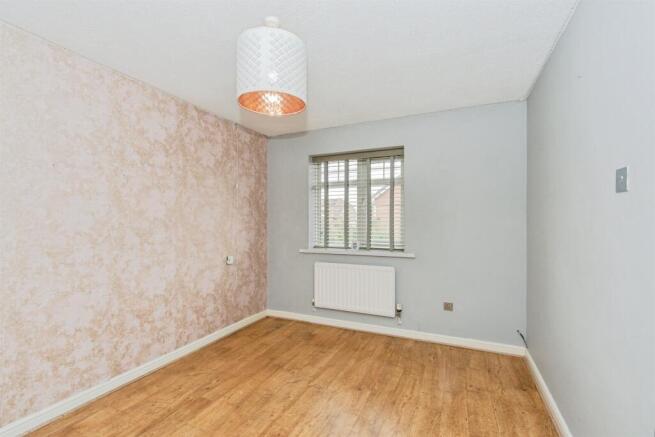 4 bed Detached for sale Image 5
