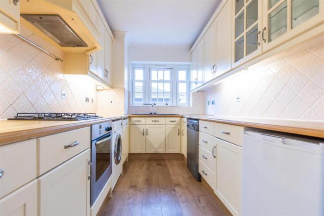 kitchen (1 of 1).jpg