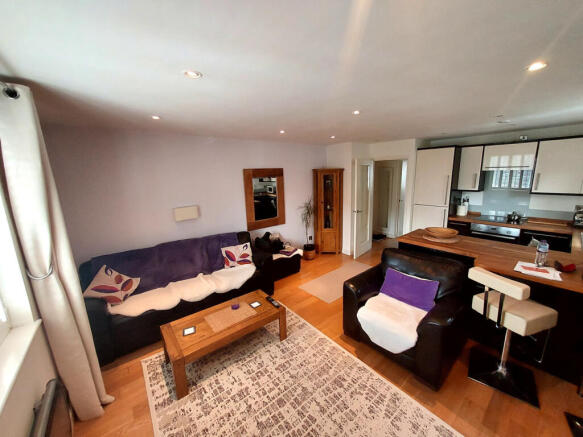 One-bedroom flat in Hendon-Wenlock Gardens