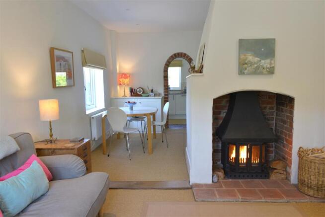 Sitting Room-2-8940.JPG