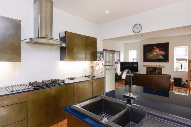 LIVING KITCHEN