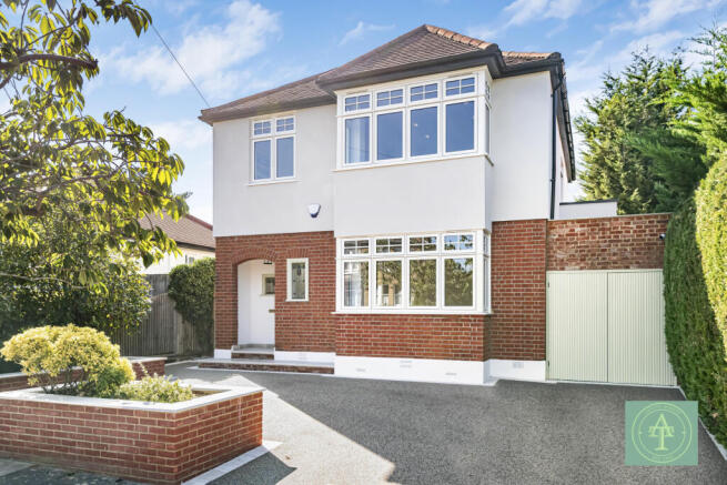 Stunning Four Bedroom Detached House