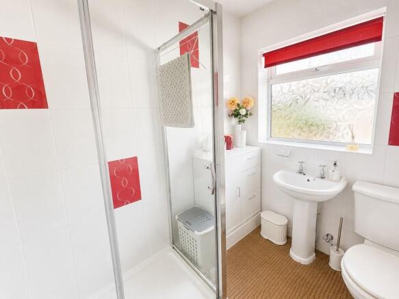 2 bed Semi-Detached Bungalow for sale Image 6