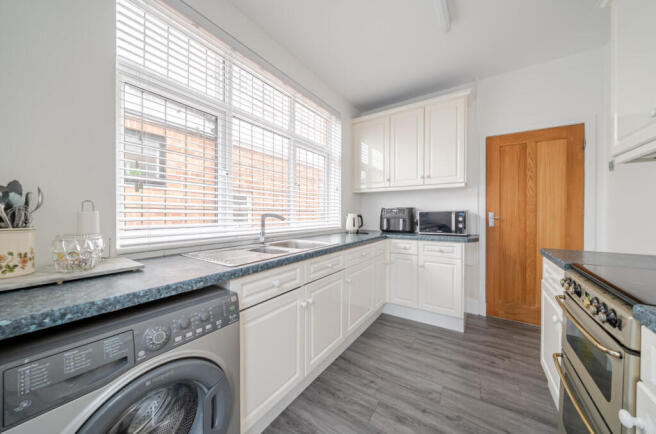 1358856-17-68d672...