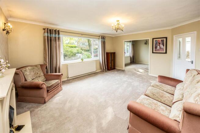 4 bed House for sale Image 5