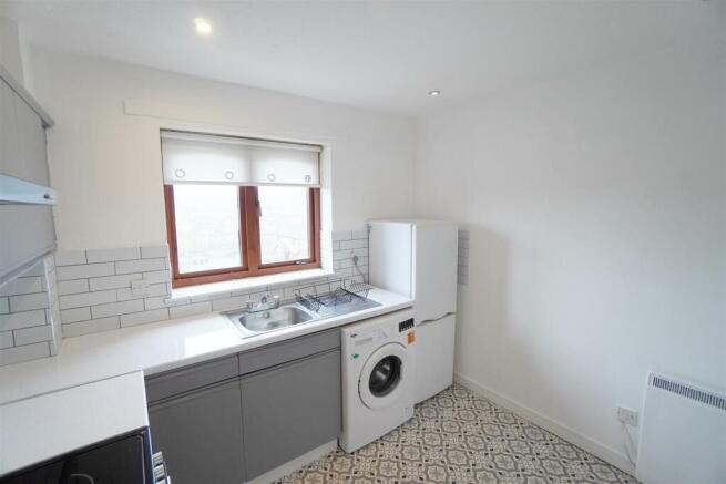 kitchen 2.jpg