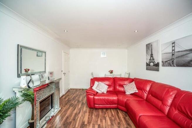 Lounge/Dining Room