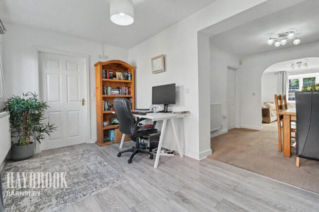 4 bed Detached for sale Image 10