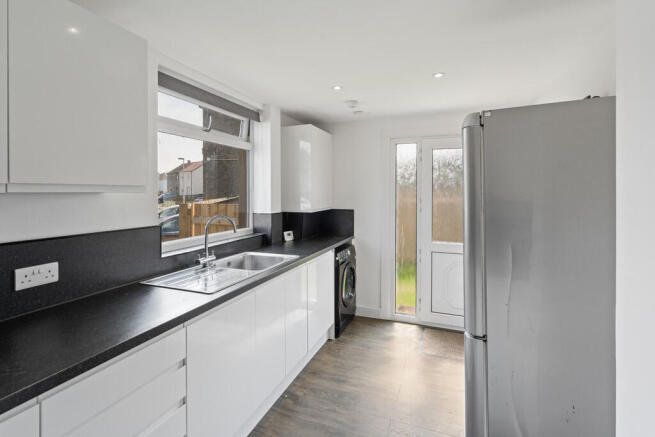 2 Harrysmuir Road...