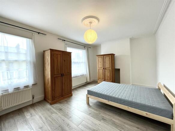 Bedroom 1.jpg