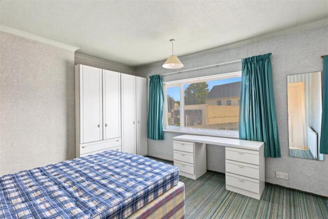 Bedroom 1_1.jpeg