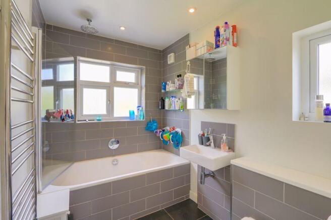 Family Bathroom 