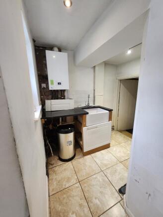 2 bed Terraced to rent Image 10