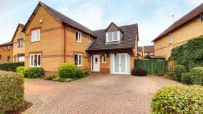 32, Rochelle Way, Northampton NN5 6YW
