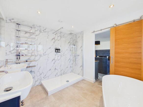 3 bed Detached for sale Image 11
