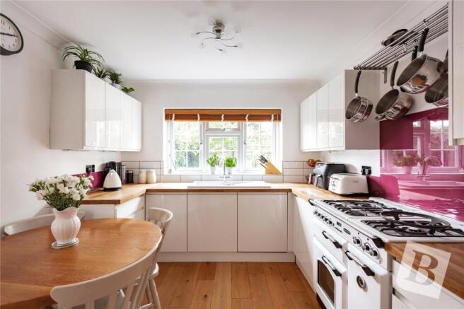 Windermere Avenue, Hullbridge, Hockley, Essex, SS5 photo 4