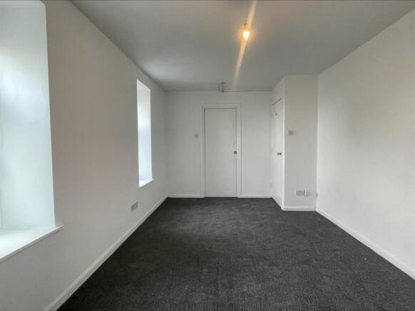 Flat 8 stMC Main room 2.jpeg