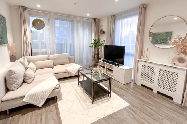 Open Plan Living Room & Kitchen