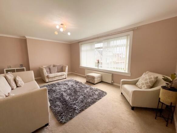 FRONT LOUNGE