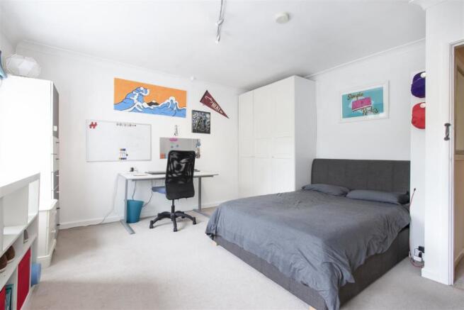 Bed2.jpg
