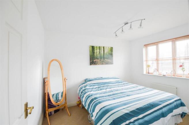 Bed 3.jpg