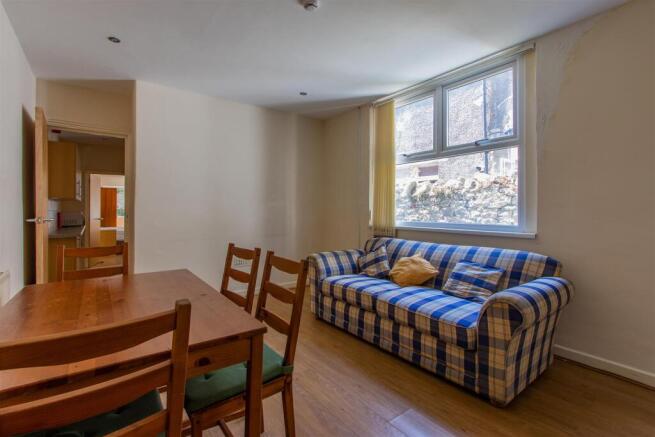 Colum Road 71, 2-1.jpg