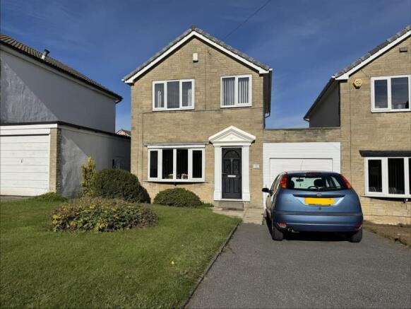 3-bed detached on Fox Close, Emley, Huddersfield, HD8 9SH, £325,000