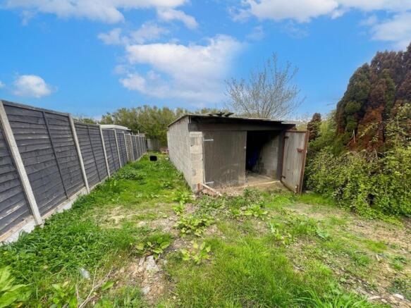 2 bed Semi-Detached for sale Image 12