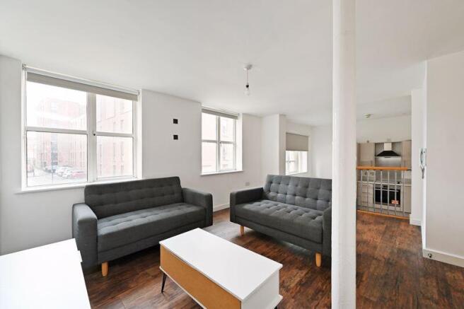 Kitchen & dining space