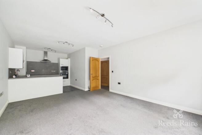 2 bed Apartment for sale Image 4