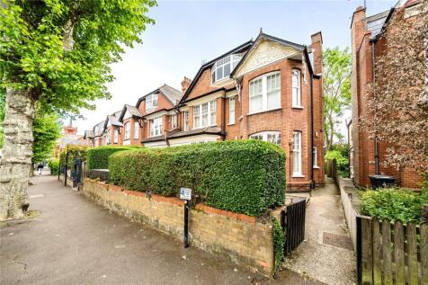 Princes Avenue, London, N10