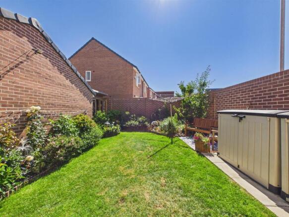 4 bed Detached for sale Image 10
