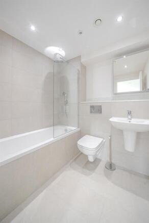 2 bed Flat to rent Image 11